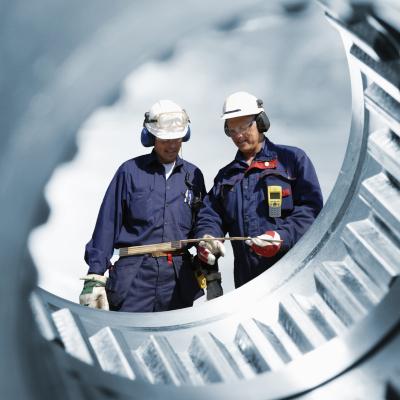 Construction - 2 men with a measuring ruler .jpg